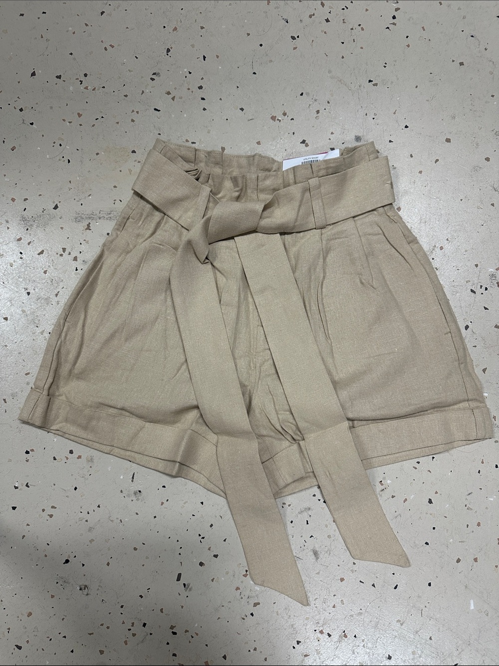 NWT ON34th linen blend shorts